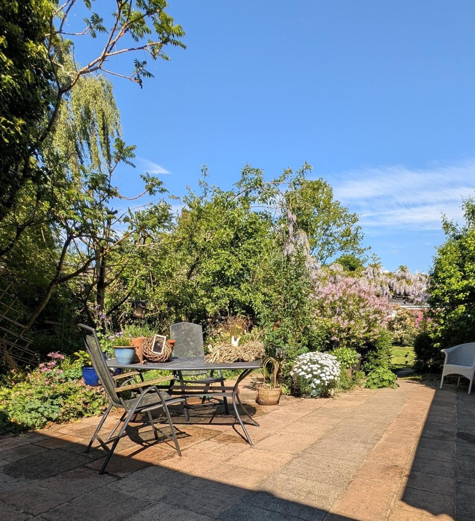 Zimmer Mit Gartenblick Schleswig Exterior foto