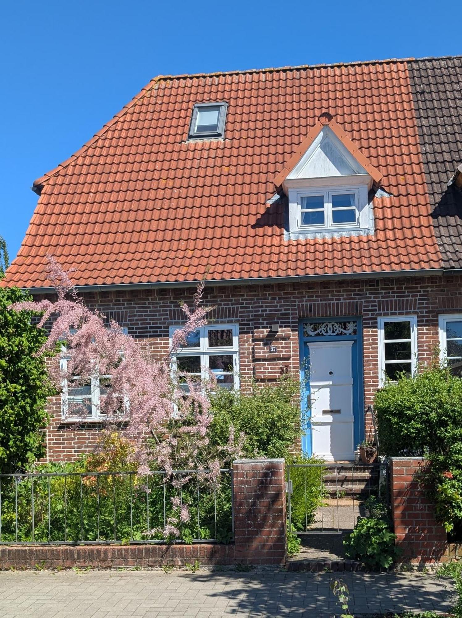 Zimmer Mit Gartenblick Schleswig Exterior foto